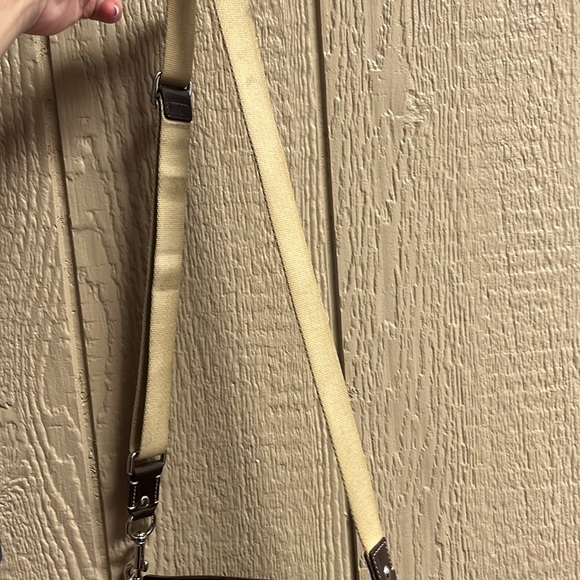 COACH Signature Khaki/Brown Crossbody purse - Picture 7 of 7
